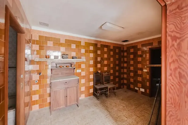 This beautiful early 20th century mansion with striking facade and spacious rooms is offered for sale in the heart of Manacor. — photo 9