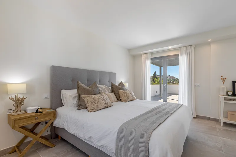 Villa in Santa Ponsa - Top modernized property with pool in sought-after location — photo 8