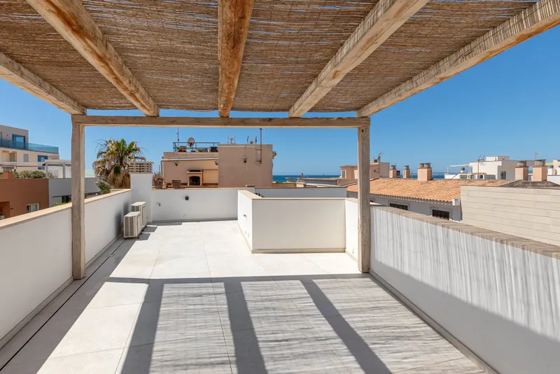Townhouse in El Molinar - Relaxing terrace with pool and BBQ — photo 9