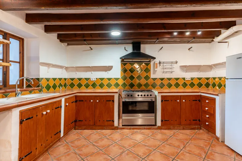 Charming Traditional Townhouse with Private Pool and Scenic Outdoor Spaces in Alaro — photo 4