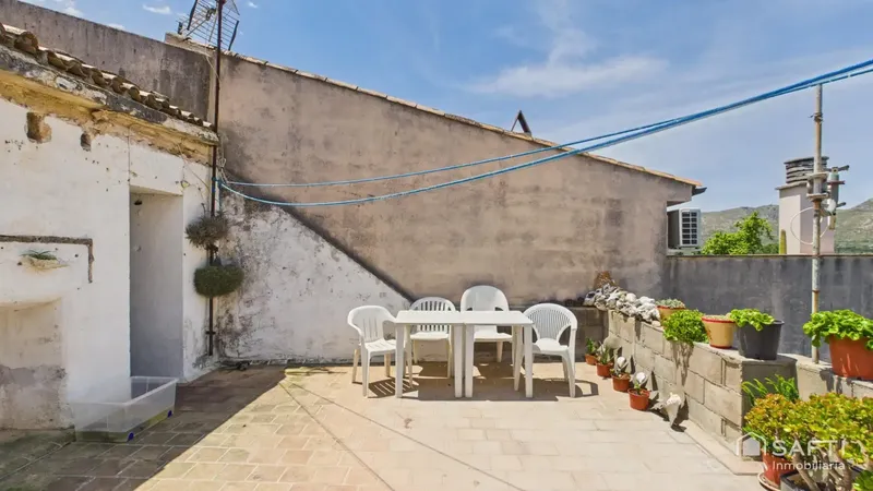 Spacious home with terrace, views and great potential in Capdepera — photo 9