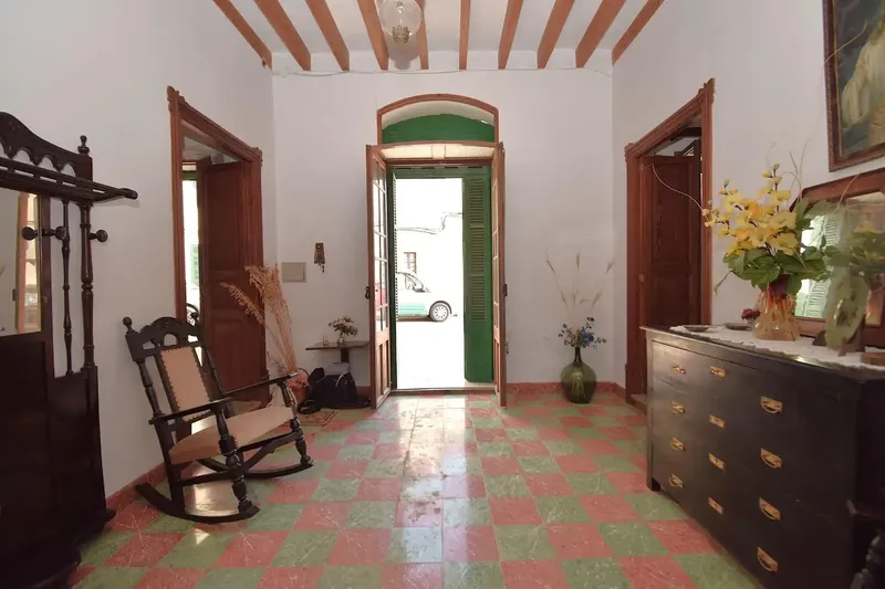 Fantastic village house of 272 m2 built with garage and garden in Llubí, a property with lots of charm, spacious rooms and — photo 3