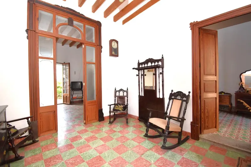 Fantastic village house of 272 m2 built with garage and garden in Llubí, a property with lots of charm, spacious rooms and — photo 7