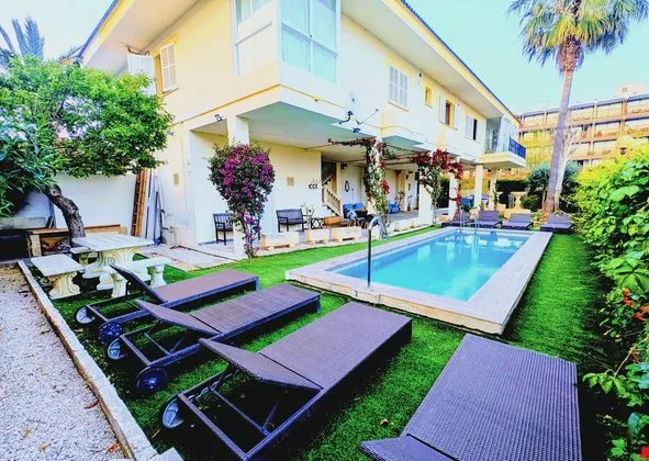 Semi-detached house in Calle Balandre, 31, Playa de Muro, Muro — photo 1