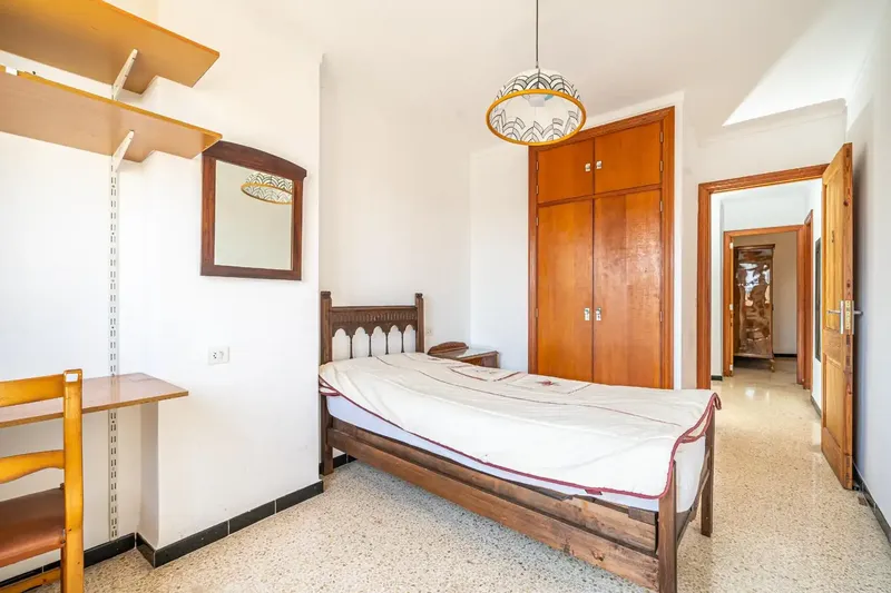 If you are looking for a spacious home with multiple possibilities, this 111 m² apartment is an excellent opportunity. — photo 10