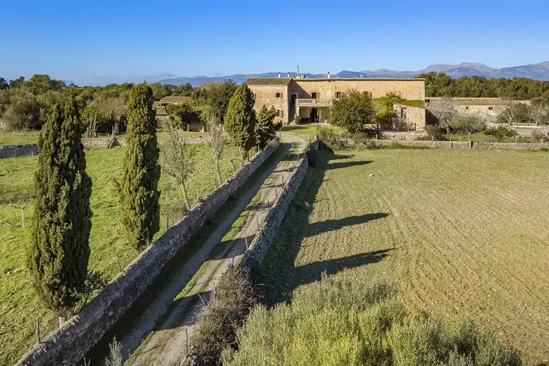 13th-century rustic estate for sale near Sineu with a quiet location in the heart of the Mallorcan countryside — photo 3
