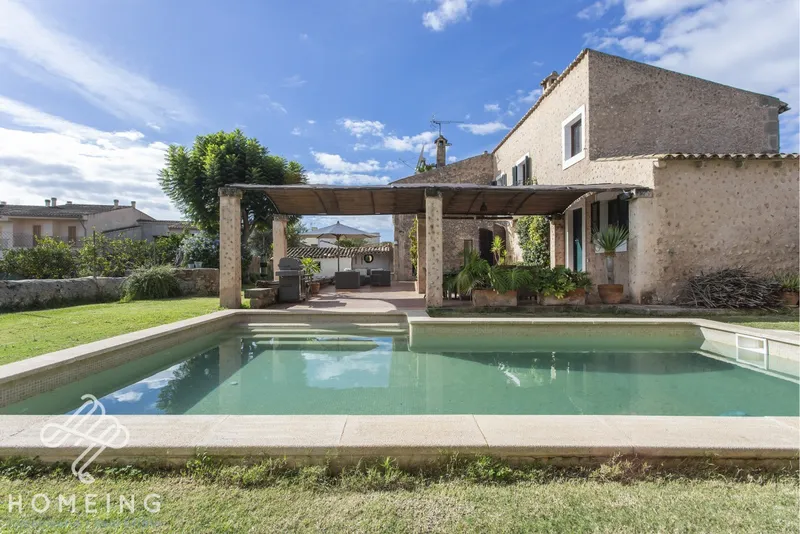 Charming village house with pool, garden, garage and magnificent views — photo 2