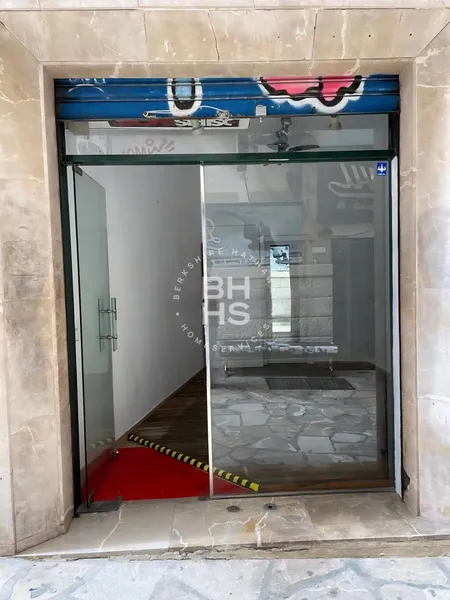 Commercial premises for sale in Sant Nicolau — photo 5