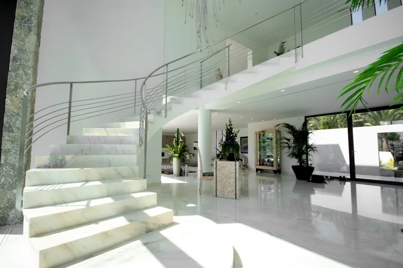 Modern luxury family villa — photo 8
