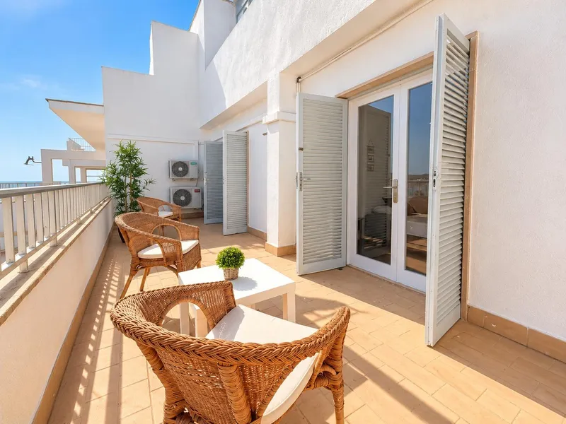 Penthouse for rent on the frontline in El Arenal — photo 3