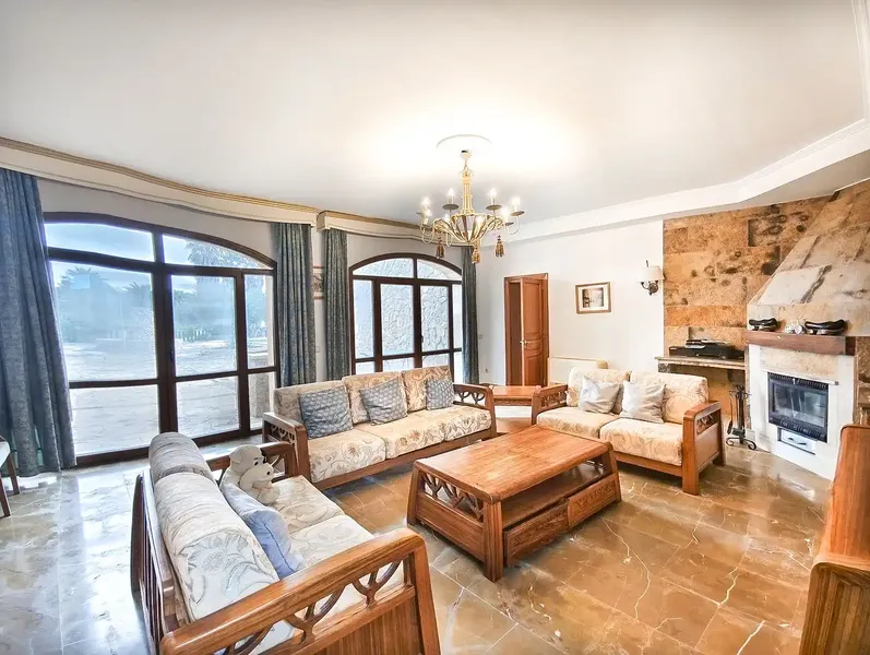 Discover an extraordinary property located in the charming surroundings of Artà, Mallorca. This magnificent estate features an impressive — photo 4