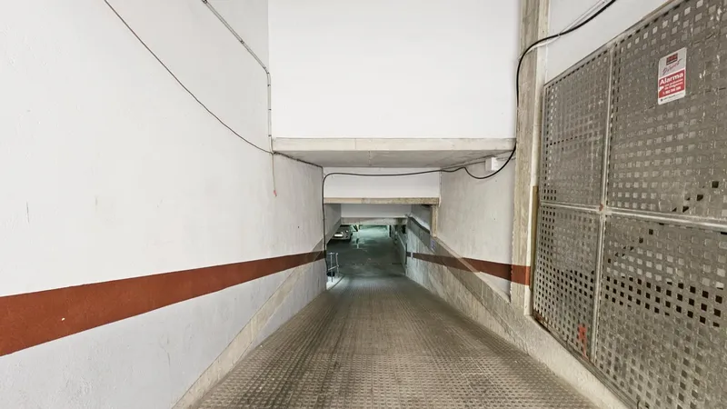 Parking space in Foners: comfortable, safe and well located — photo 11