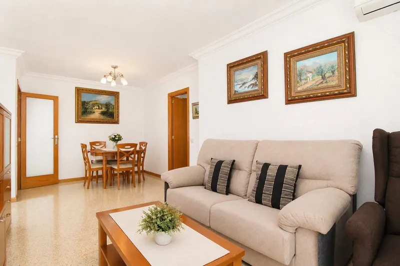 88m² apartment with 4 rooms, balcony and sea view for sale — photo 3