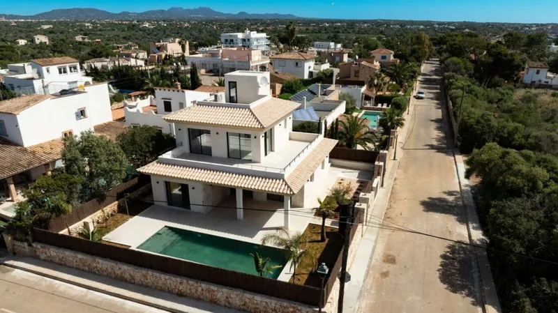 New build villa in Cala Llombards – with sea views and clear architecture near the beach — photo 2
