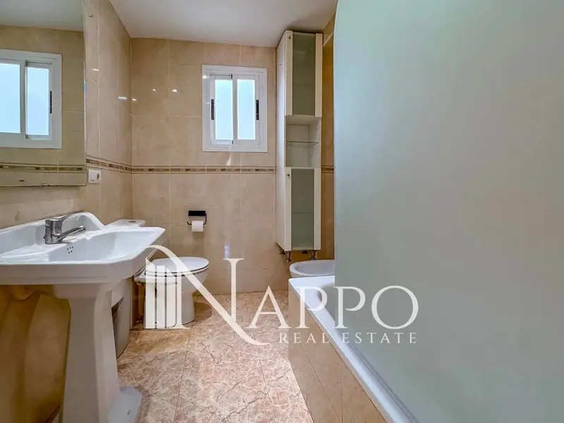 Nappo Real Estate tiene el placer de presentaros este luminoso ático con terraza privada y espectaculares vistas al mar, al puerto de Palma, — photo 11