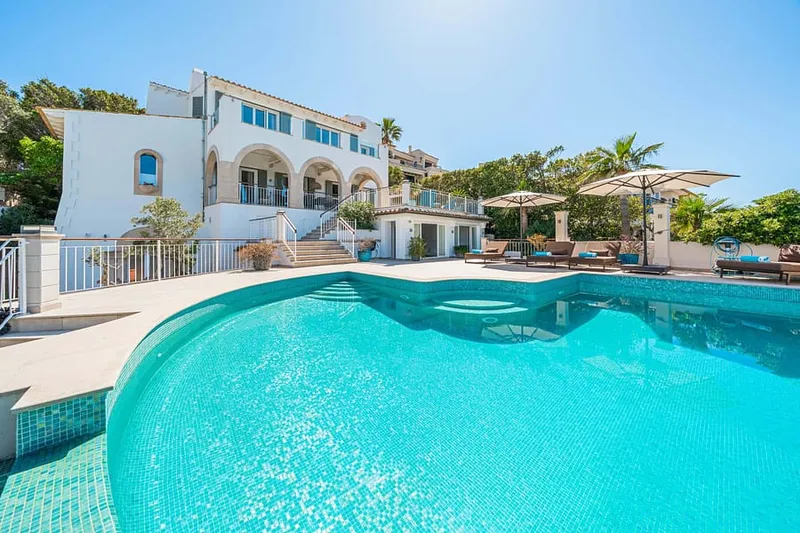 Mallorcan-style villa with breathtaking sea and harbor views — photo 4
