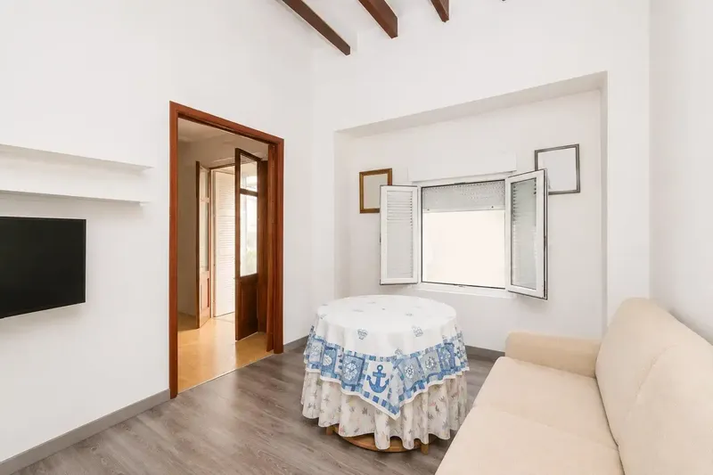 Three-storey village house to renovate in the historic centre of Felanitx — photo 3