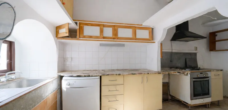 Historic village house in Ses Salines for renovation, 274 m² and plot of 433 m² — photo 10