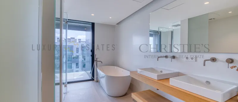 Luxurious new-build penthouse in Palma with roof terrace and panoramic views — photo 11