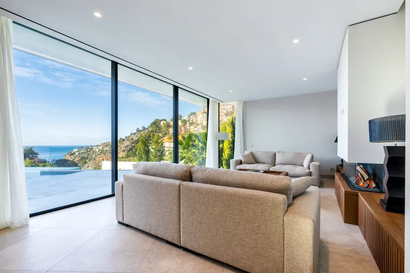 Luxurious new-build villa with pool — photo 11
