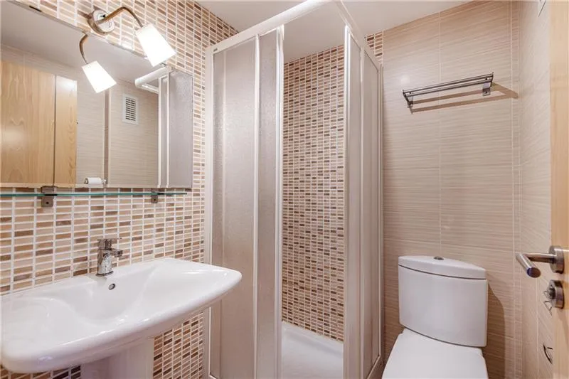 Penthouse with terraces in a residential complex with a communal swimming pool — photo 11