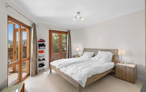 2 Bedrooms in Camp de Mar — photo 8