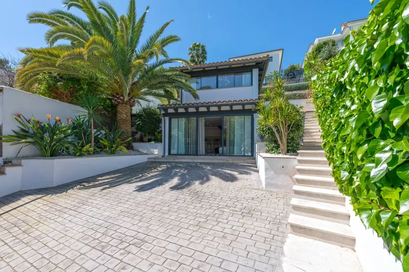 Beautifully reformed villa in the center of Portals Nous — photo 8
