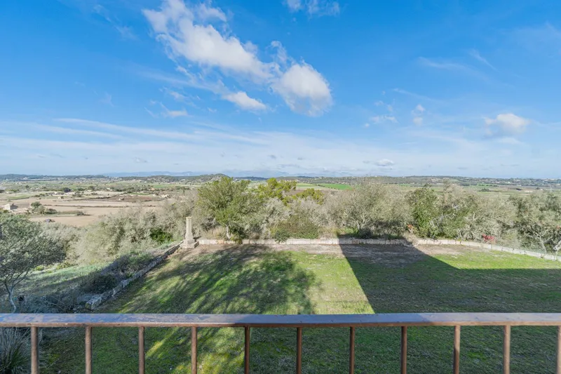 Traditional villa with views — photo 9