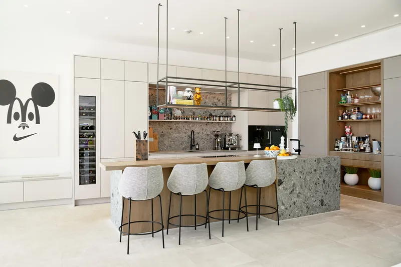 Exclusive: Modern villa with spectacular city and sea views! - Marcel Remus Real Estate — photo 12