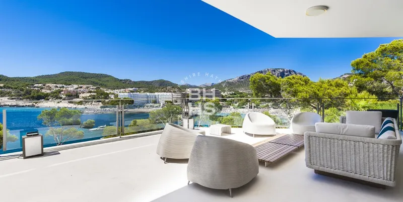 Villa for sale in Camp de Mar — photo 1