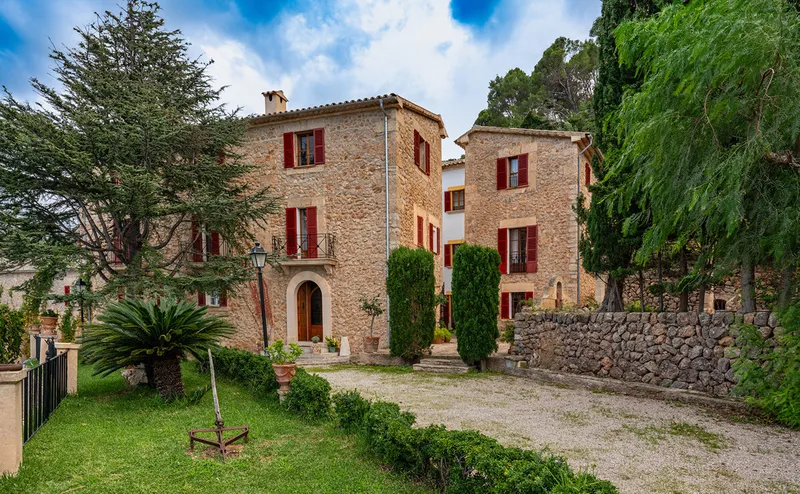 Manor house with swimming pool and breathtaking sea views — photo 10