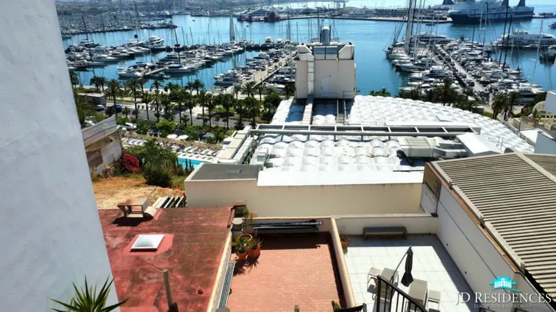 3-Storey Building - Commercial Space + Garage + 3 Apartments SEA VIEW — photo 1