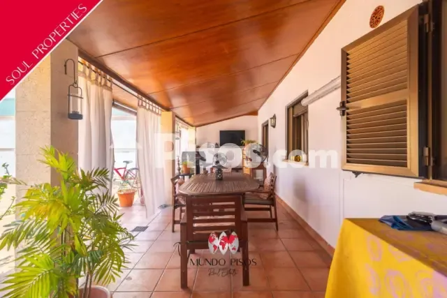 Apartment on Carrer de l'Arxiduc Lluís Salvador — photo 2