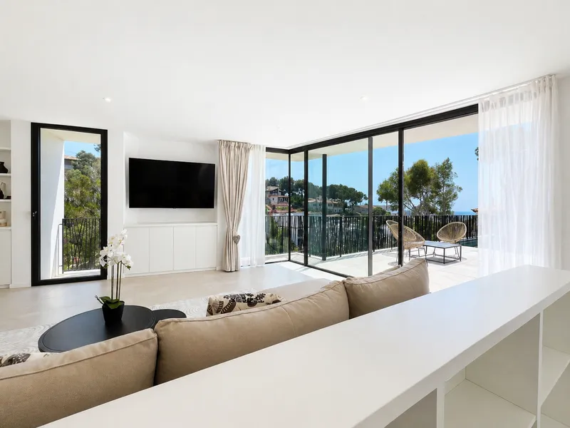 Luxurious modern villa with partial sea views in Costa d’en Blanes — photo 12