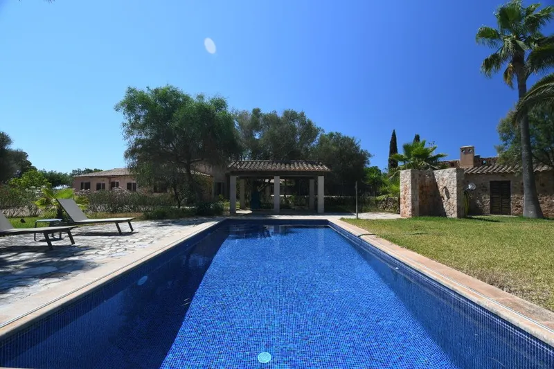 Practical and modern renovated country house in one of the best areas of Santanyi — photo 1