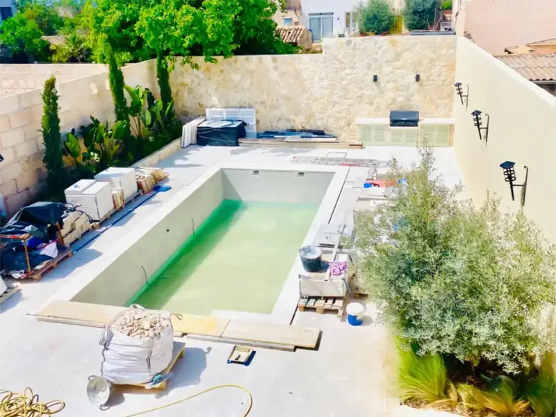 This is a fabulous opportunity not to be missed! This property under reform has been valued at between 1.9 and 2.1 million euros on completi — photo 1