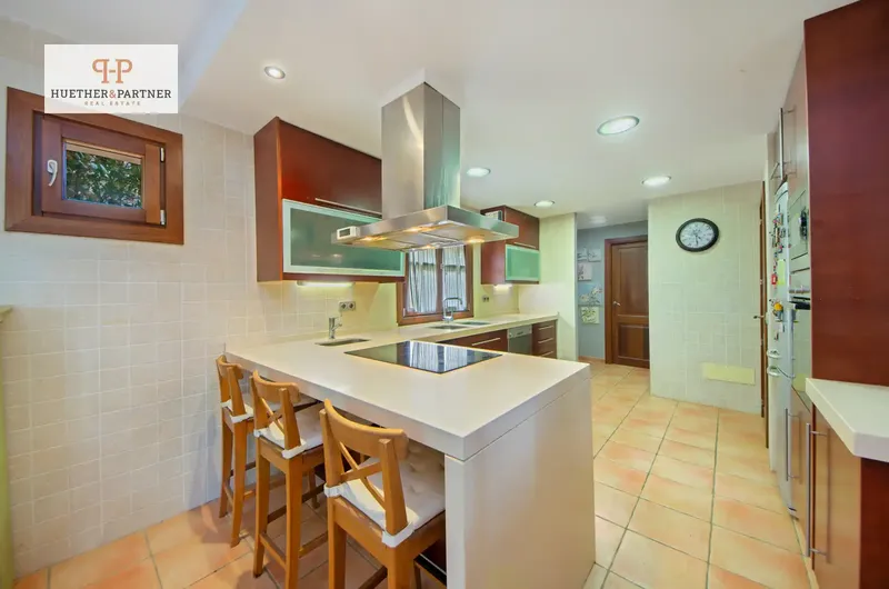 This spacious detached house is located in a quiet area at the foot of the Serra de Tramuntana, a World Heritage Site — photo 5