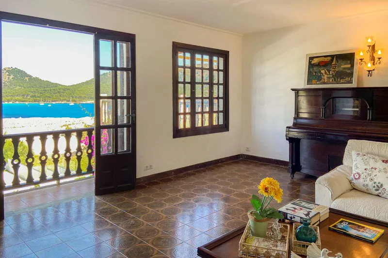 Unique Mallorcan vintage villa with breathtaking sea views and great potential — photo 6