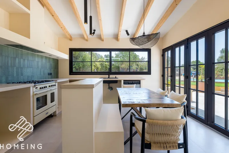 Finca rustica con casa recién reformada con estilo moderno y con piscina — photo 7