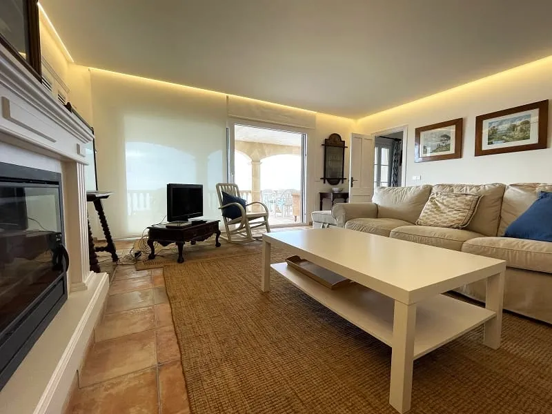 Spectacular penthouse on the seafront — photo 4