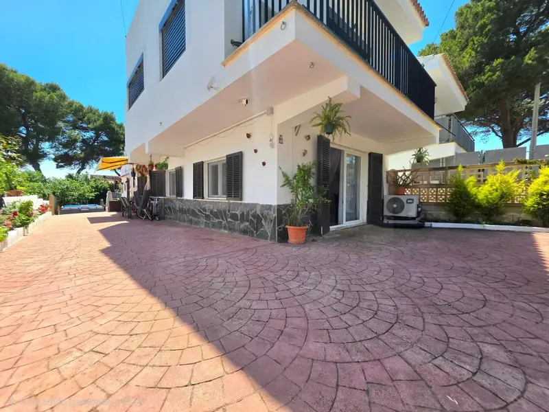 Charming ground floor semi-detached house with terrace, sea views and large outdoor areas in Cala Pi — photo 1