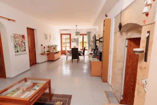 Cala Llombards, Picturesque Coastal House on the First Sea Line in Cala Llombards — photo 10
