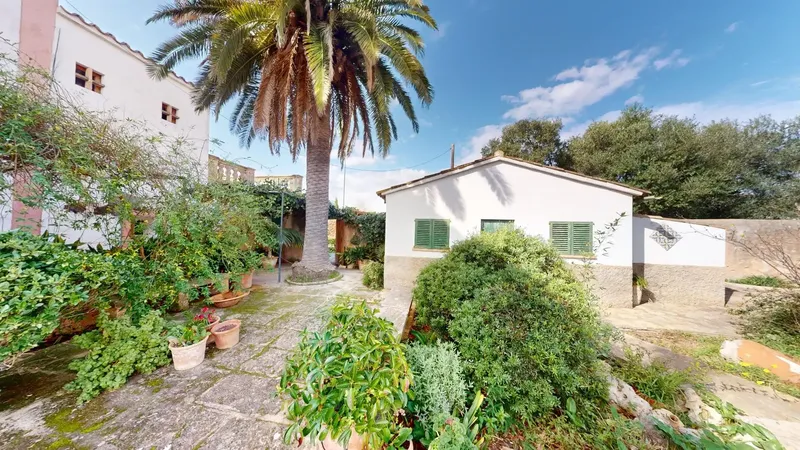 Large traditional Mallorcan country house from 1900 in Son Sardina — photo 1