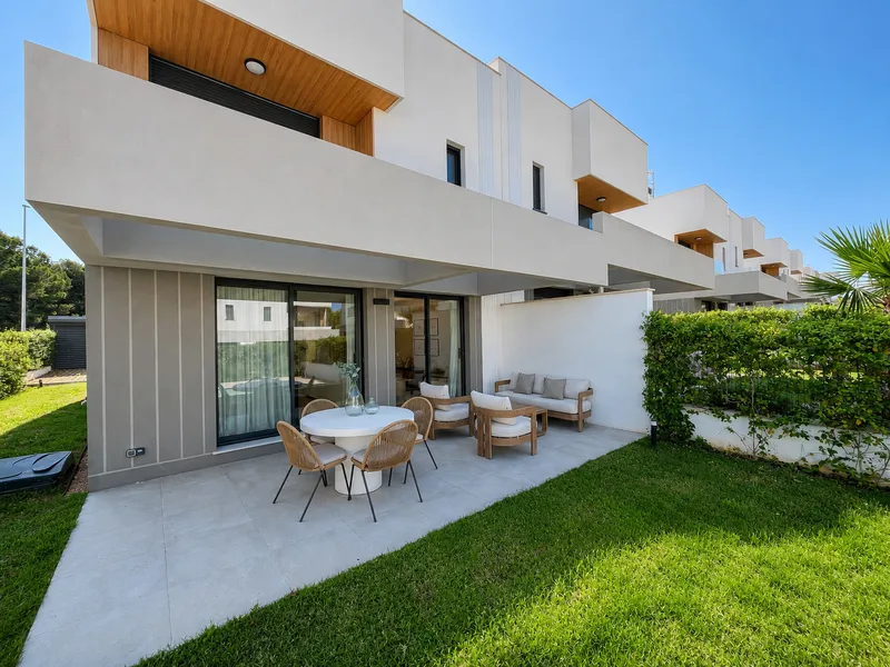 New modern villa in a prestigious area in Puig de Ros Mas — photo 2