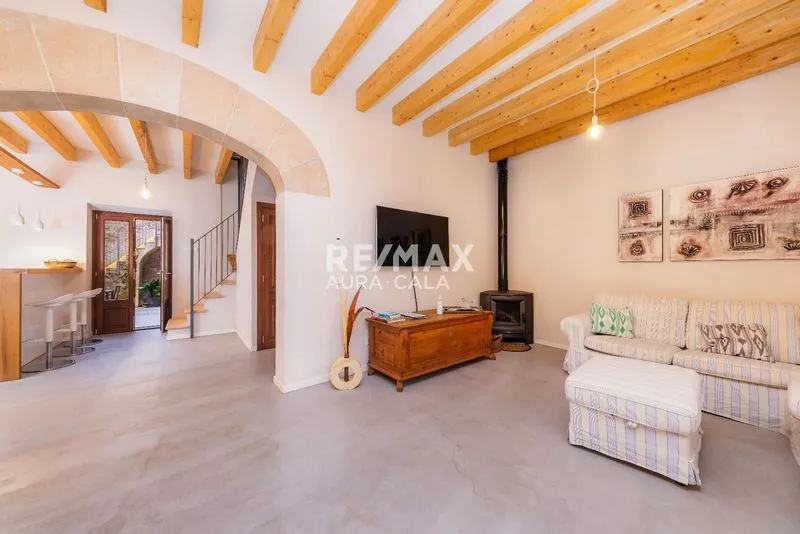 Town house in the center of Artà with license for holiday rentals — photo 1