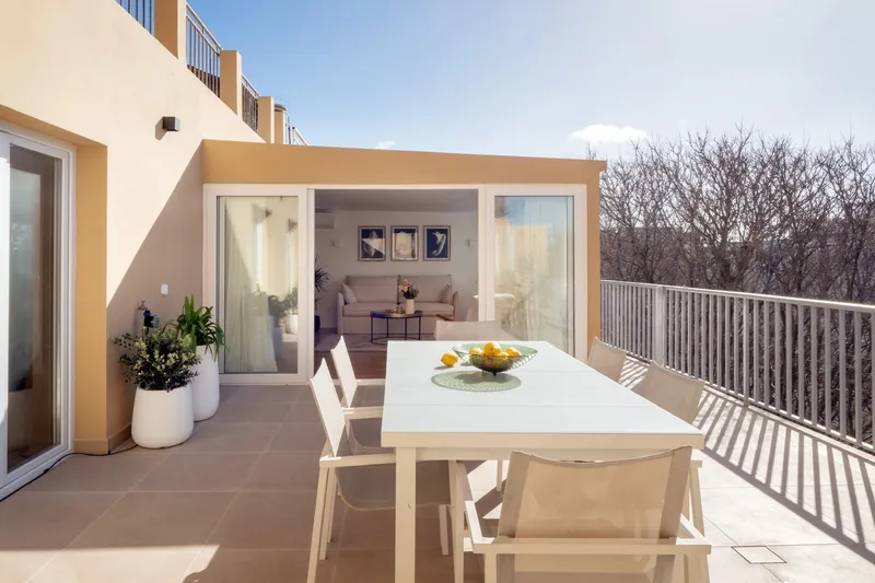 Fantastic renovated penthouse with expansive terraces in El Molinar — photo 3
