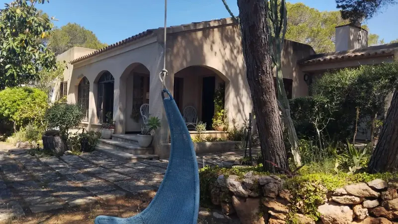 Beautiful chalet with authentic Mallorcan charm in the exclusive residential area of Cala Pi – Llucmajor. A unique property for those who — photo 2