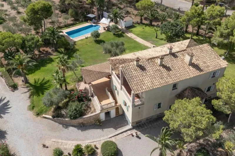 Mediterranean rustic house with garden and privacy in Colònia de Sant Jordi — photo 2
