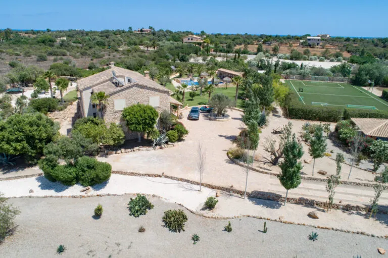 Imposing estate with holiday rental license near Santanyí — photo 2
