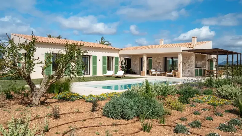 Beautiful rustic finca for sale in Sa Rapita-Campos, just 1.5 km from the spectacular Es Trenc beach. — photo 1
